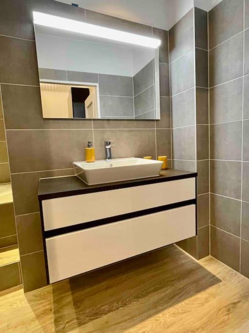 Studioappartement Mit Privatgarten In Ruhiger Wohnsiedlung 新明斯特 外观 照片