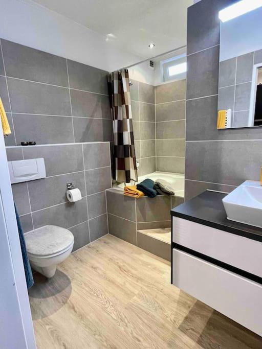 Studioappartement Mit Privatgarten In Ruhiger Wohnsiedlung 新明斯特 外观 照片